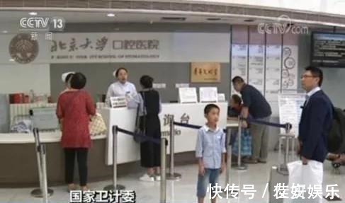 龋齿|4岁男孩牙齿几乎全黑6岁前,不要让孩子自己刷牙!