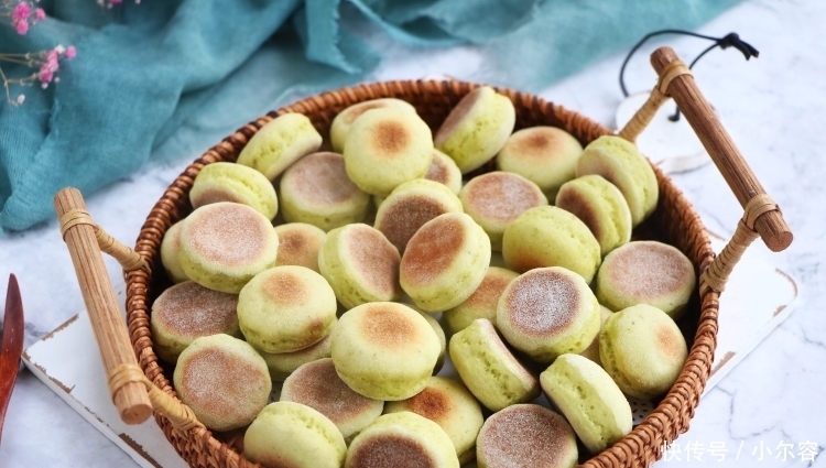 黄瓜别凉拌了,做成小面包,不加油不加水,孩子一口一个真美味!