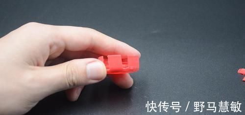 卖废品时，记得把塑料瓶盖拧下来，留在家中特别值钱，都学学吧