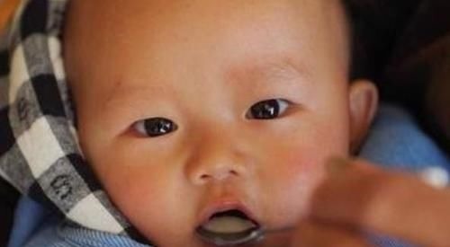 喂养|新生儿胃有多大?看这张图就明白了,5个指标判断孩子是否吃饱