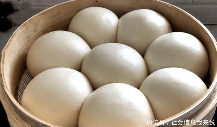 入秋后,手把手教你蒸馒头,不塌陷不回缩,蓬松柔软,好吃又劲道