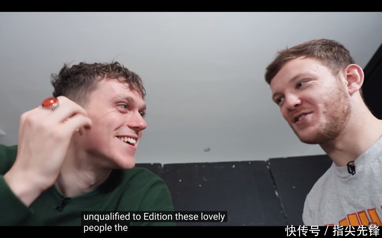 100块把土鳖宅男变鲜肉超模,英国俩沙雕小哥把时尚圈玩坏了