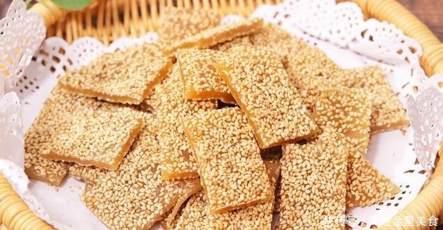 红红火火,手工制作新年糖,没有任何添加物,香甜酥脆味道杠杠的