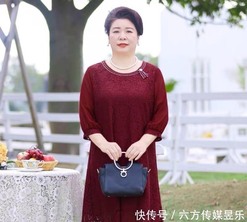 女人 奔四奔五的女人,不管裙子裤子少穿这5种颜色,显黑不说还很掉价