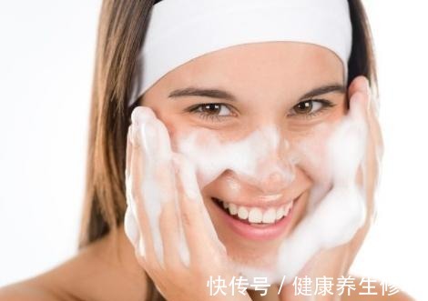 迪蕾 哪款产品修复红血丝效果好 十款适合红血丝的护肤品牌盘点!