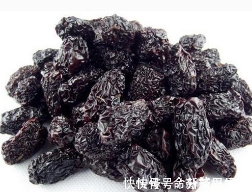 小零食|女性不想老的太快,睡前多吃3种“小零食”,皮肤嫩嫩的,气色好