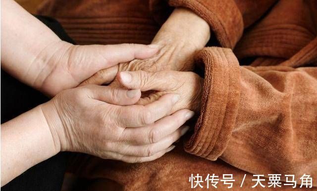 子女们|不帮子女带娃的老人,现在都过得咋样?3种结局,残酷又现实