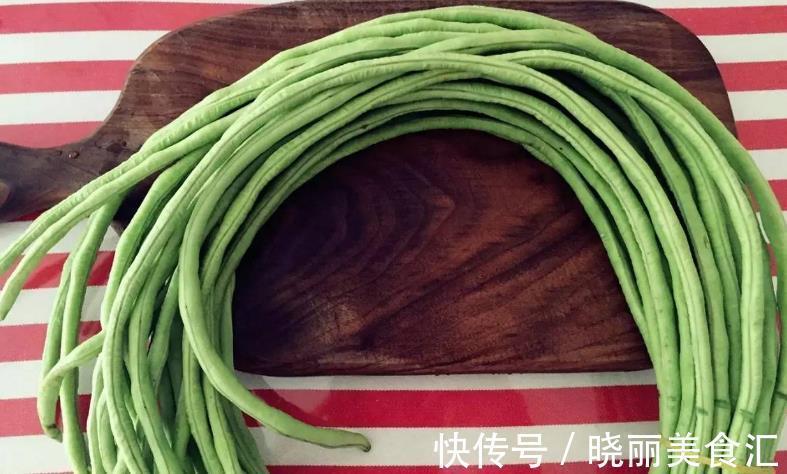 凉拌豆角|做凉拌豆角,记住两个技巧,豆角更翠绿更脆嫩,比炒豆角都好吃