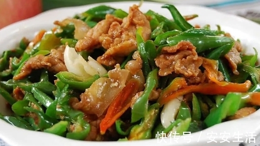 充满家的味道的菜，简单煸炒，好吃到舔盘，好友小聚时下酒必备！