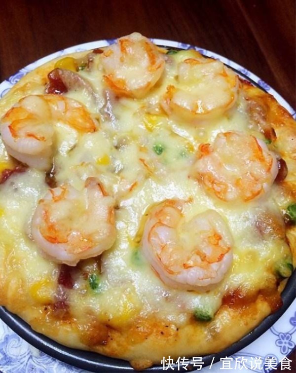 想吃披萨不用买,只需一个平底锅,自己做的也美味,让你食指大动