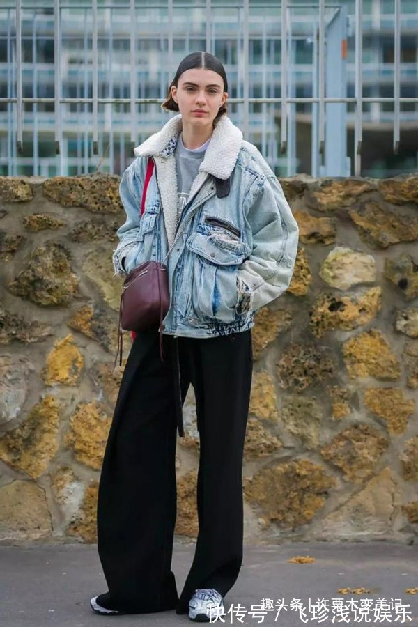 穿搭 女人过了50岁，建议少穿高跟鞋多穿这3种鞋，时髦舒适还百搭