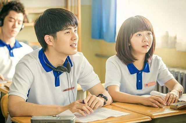 小孩|“妈,你是我爸的结拜兄弟吧”,网友晒爸妈合照,令人哭笑不得