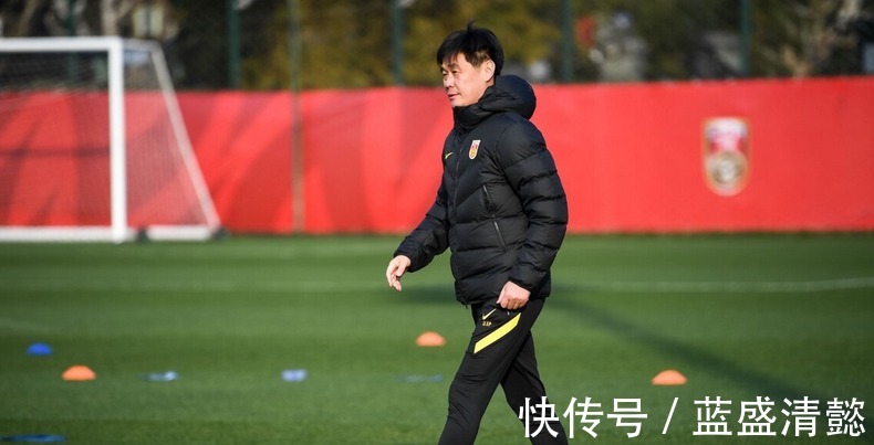 广州队|确认!国足被动减员,32球42助飞翼已回家,携3大金靴无缘PK日本!