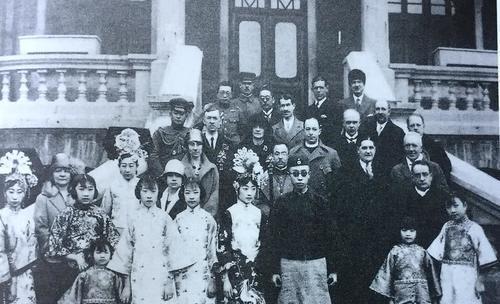 爱新觉罗|老照片爱新觉罗家族的王爷、格格们！