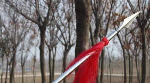 古代&拥有5万年历史的长矛,矛杆竟是用此物制成?一般利器很难砍断!