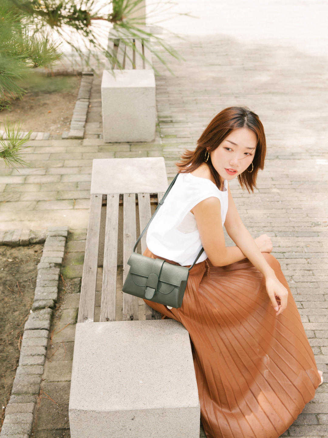 流行色|奔三奔四中年女性的穿搭技巧,减龄又时髦,分享几款穿搭方法