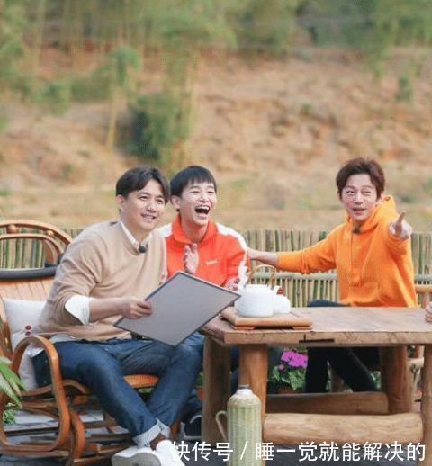 《向往的生活》沒素質(zhì)嘉賓，當(dāng)眾抽煙惹人煩，直接遭黃磊全程無視