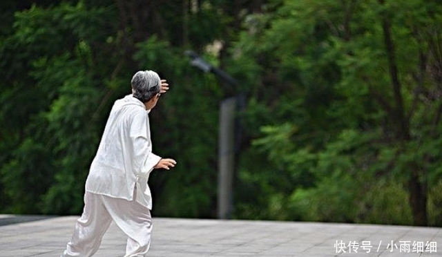 高血糖|常吃玉米能降血糖?医生:血糖偏高的人,建议多吃这3种食物