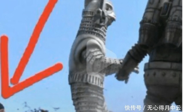 金古桥|泽塔奥特曼特空机大战黑龙王,有谁注意到乱入的拍摄人员全程冷眼旁观!