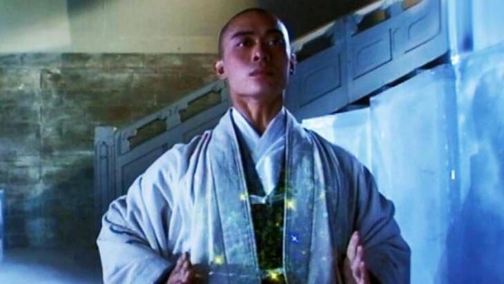 金庸$洪七公有虚竹的帮助,他是否超越了当年的萧峰?你听裘千仞说了啥