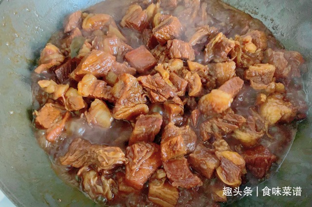 炖牛肉时,只需加入一勺特殊食材,牛肉软烂鲜香没腥味,百试百灵