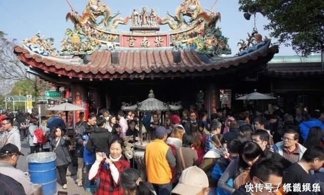 中年|少林寺每年收入上亿,游客捐的香火钱都去哪儿了再也不捐钱了