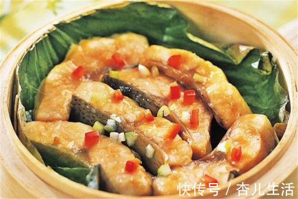 排骨|美食推荐:荷叶蒸鱼,煎鲅鱼,炒丝瓜,烧排骨的做法