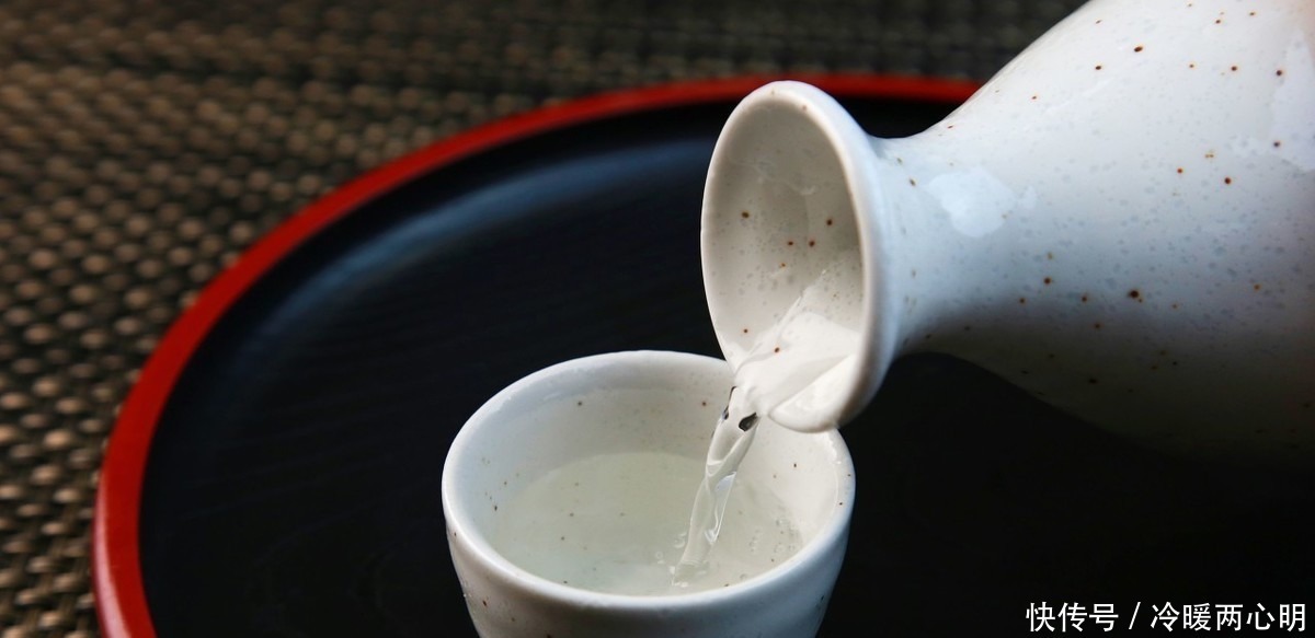 黄州|苏轼被贬后写的中秋词,不同于《水调歌头》,将人生意义写到极致