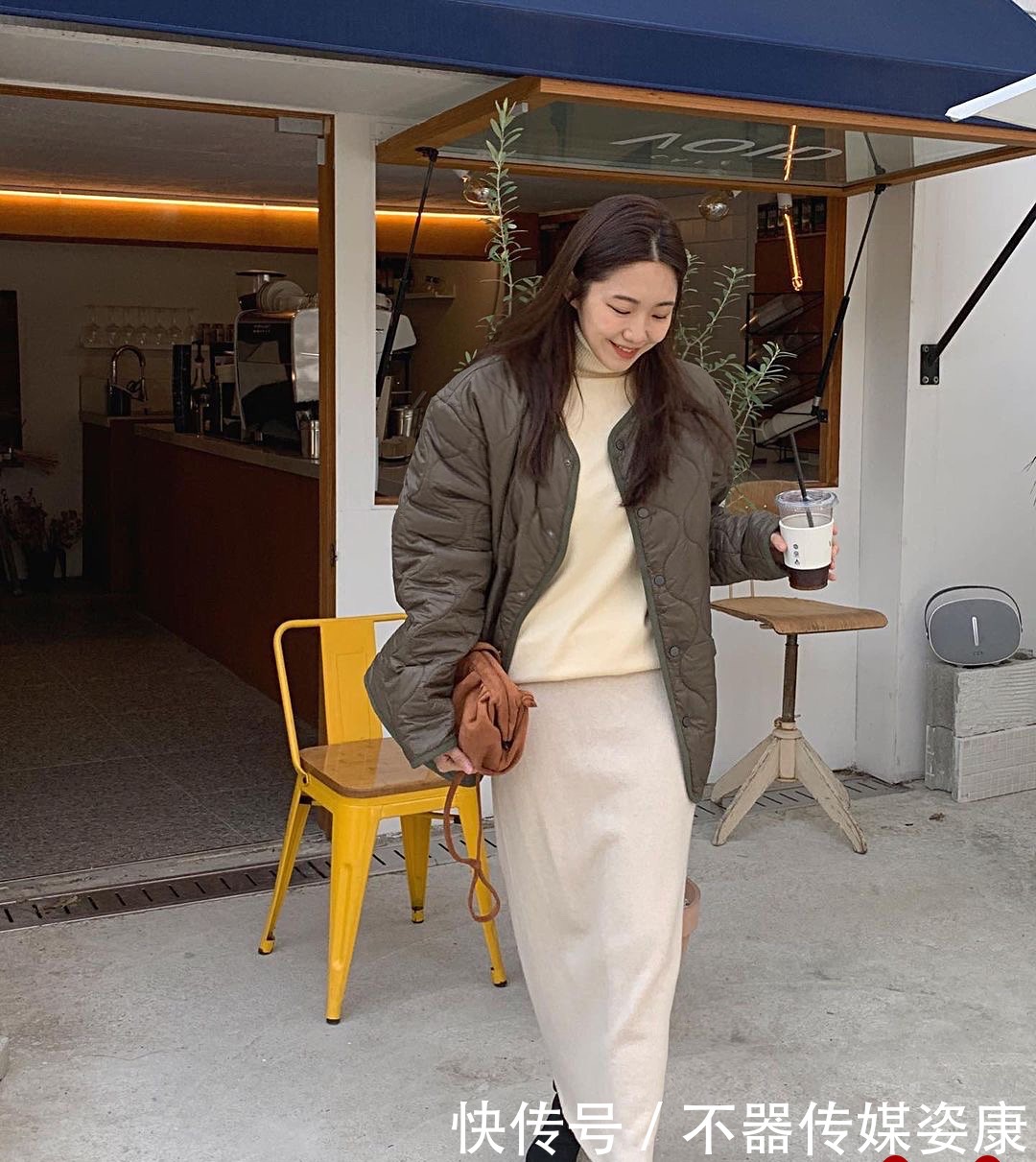 羽绒服|几套小个子女生的羽绒服穿搭,美爆一整冬!