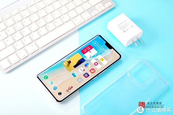 刘海屏|古风玩数码 篇一百五十六：vivo S12 Pro暖金配色开箱图赏，曲面屏设计，手感舒适颜值高