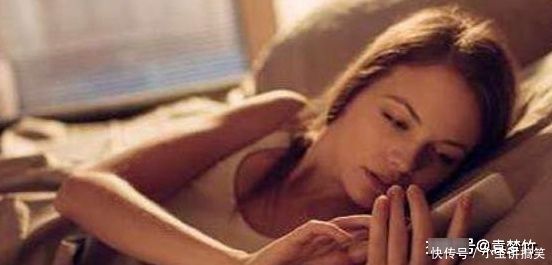 胎宝|怀孕以后,孕妇熬夜玩手机,胎宝又在干什么?看完后或许会受益