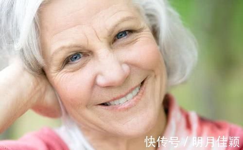 中老年人|无论男女,过了60岁后想长寿,2件事尽量少做,再喜欢也要忍住