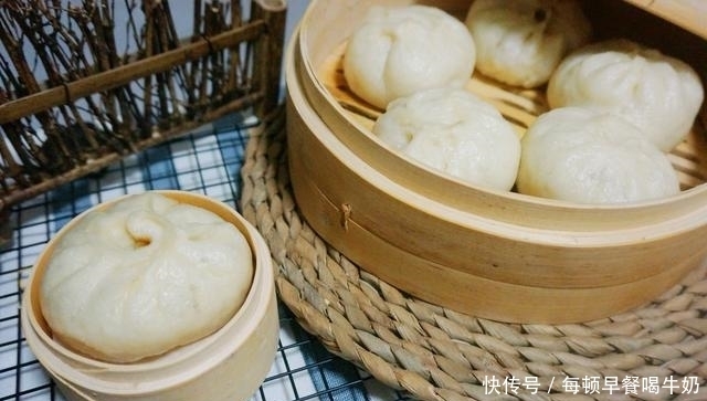 锅中|酱肉包子,整粒的肉丁,嚼起来真带劲