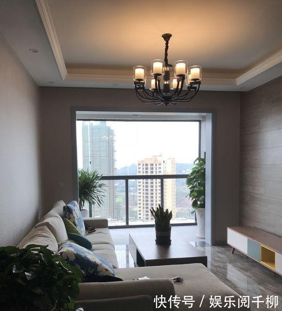 齐家青青|83㎡小三房,一进门玄关很抢眼,客厅是亮点,忍不住晒晒