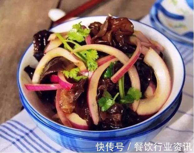 鸡胗|美食推荐:蒜苔炒鸡胗、洋葱拌木耳、杏鲍菇炒青椒、粉丝牛肉煲