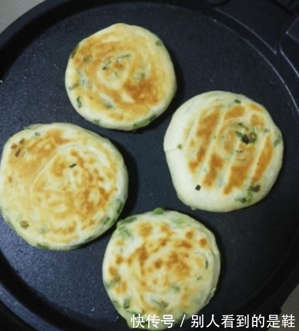 早餐|还在买早餐教你做它,10分钟吃到嘴,香软营养,吃一口就上瘾