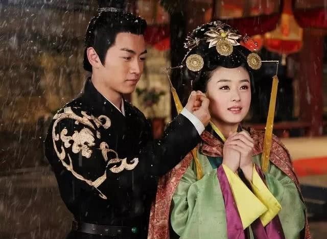 控制|她本是罪臣之妻,却能掌握皇帝控制朝堂,将一个国家带向灭亡