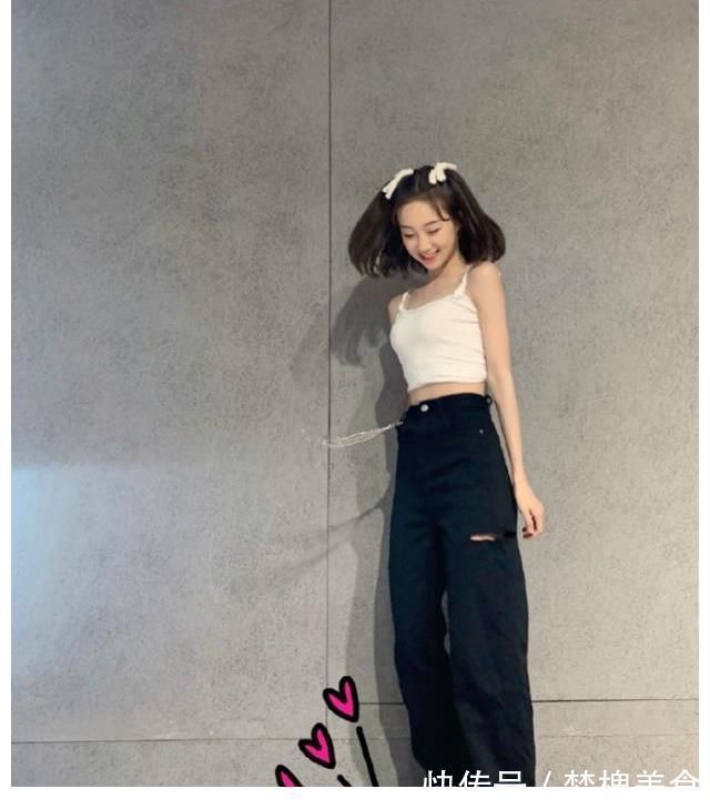 李子璇|95后李子璇也對“兒童吊帶”下手，雙馬尾發(fā)型，說是05后都有人信