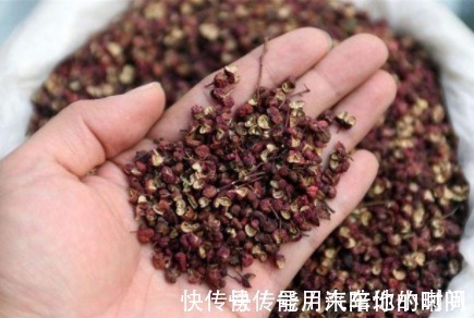 膝盖疼|关节炎膝盖疼！不花钱不吃药，一个土方法，帮助快速缓解