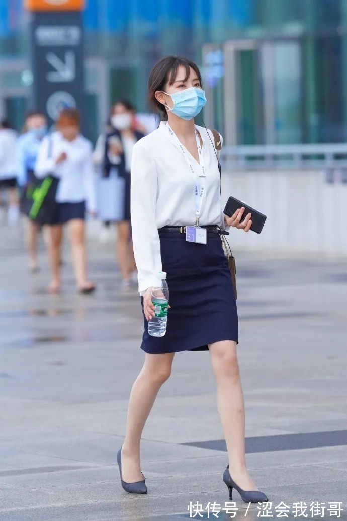 时尚 街拍职业装时尚女生