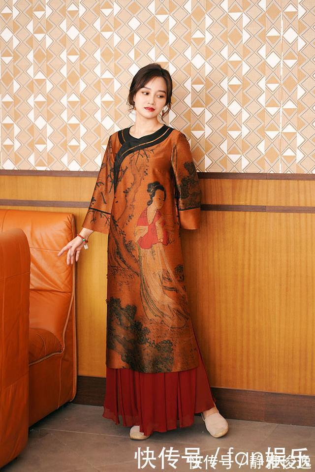 知识点 年过50岁的女人,入秋建议这“5种”穿搭,美得惊艳时光!