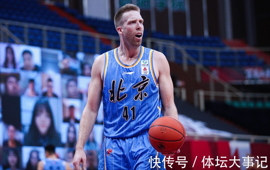 北京队|北京队25人名单有变!4外援到位,2人离队,曾凡博队友坐冷板凳