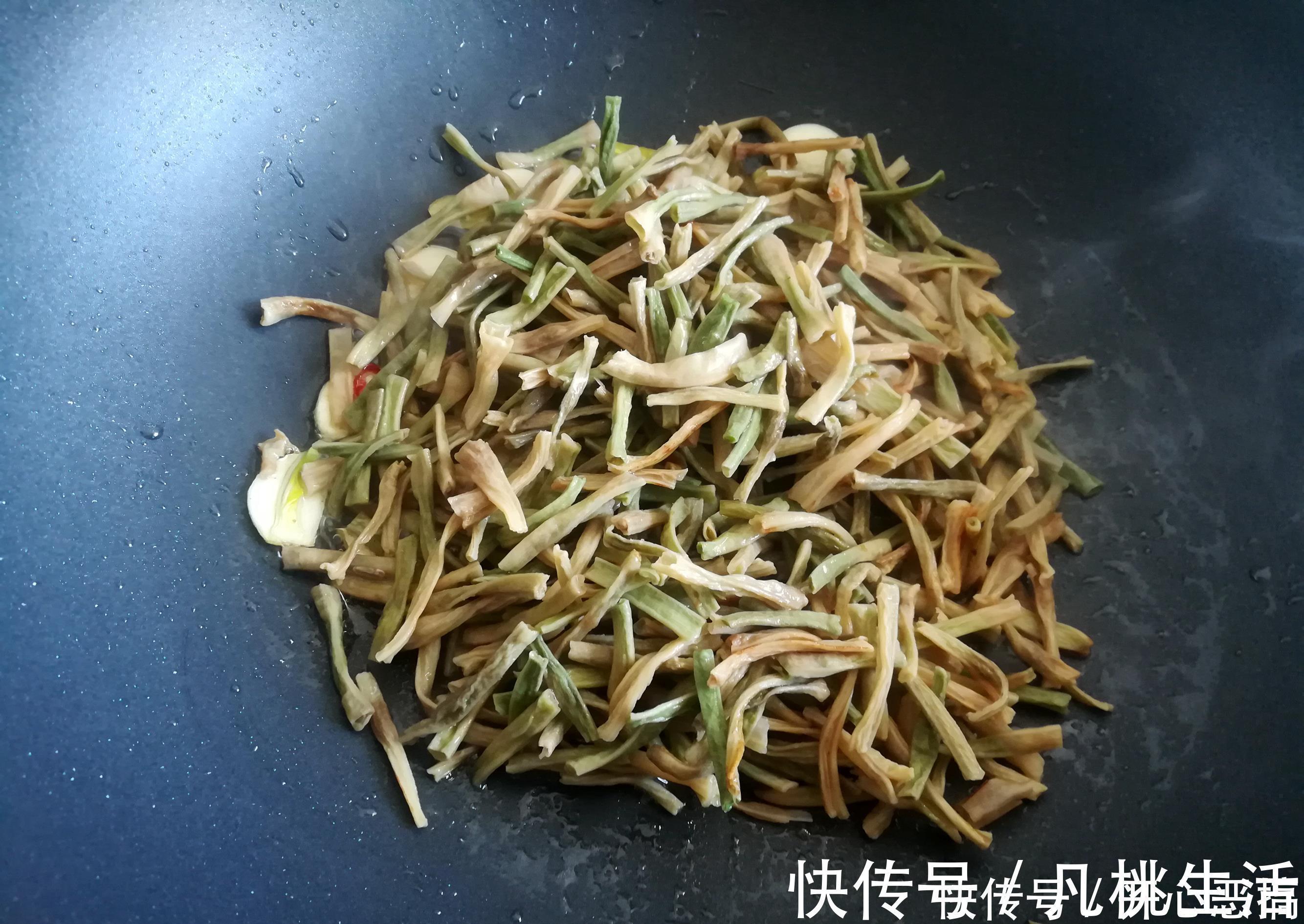 腊肠|过年回娘家,就馋妈妈做的这道菜,香润下饭,连吃三天都不腻