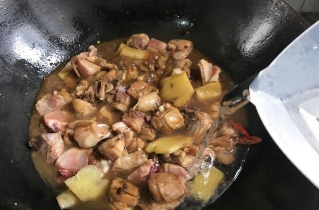 鴨肉|開胃簡單的子姜燜雞腿，營養(yǎng)開胃，夏季吃正合適