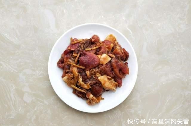 道菜|这道菜太下饭了,麻辣鲜香的家常小炒肉,香酥可口甜咸适中,好吃