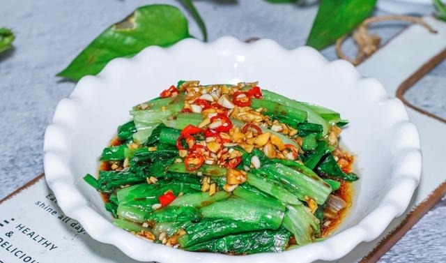 很多人不认识这种蔬菜，每天炒一盘，肠道通畅了，胖人越吃越瘦