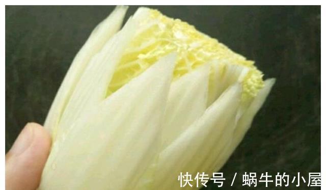 白菜|饭店几十一份的白菜“莲花”，成本也就几块钱，简单一学也会做！