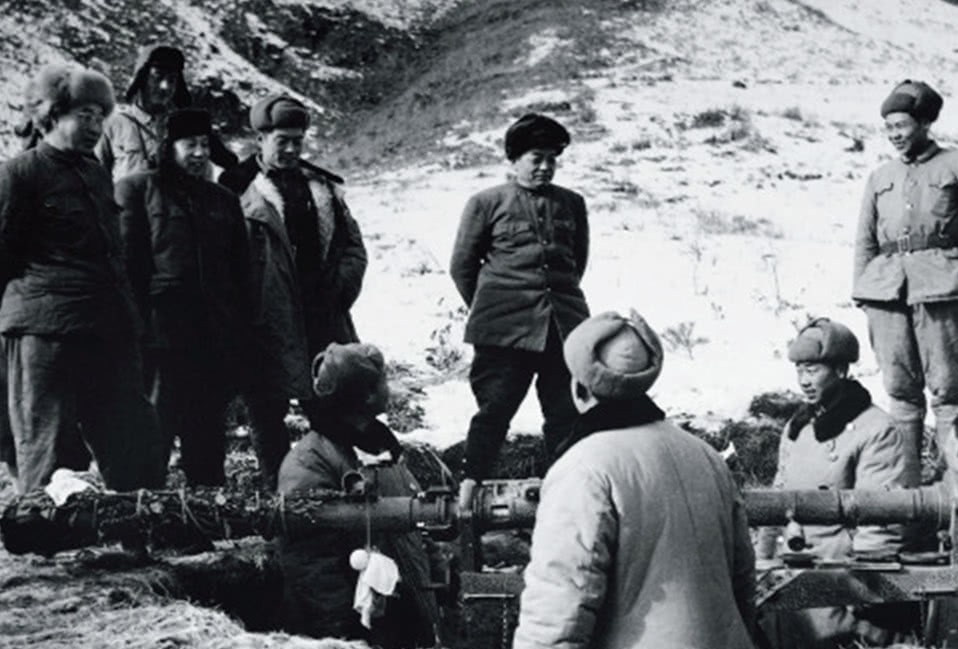 永远|永远无法重拍的瞬间,视察高炮阵地的彭老总,梅兰芳赴朝劳军演“贵妃醉酒”