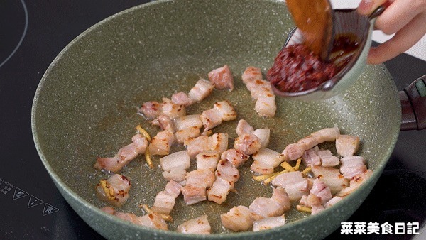 10分钟搞定!这面随手一炒太绝了,香到邻居来敲门