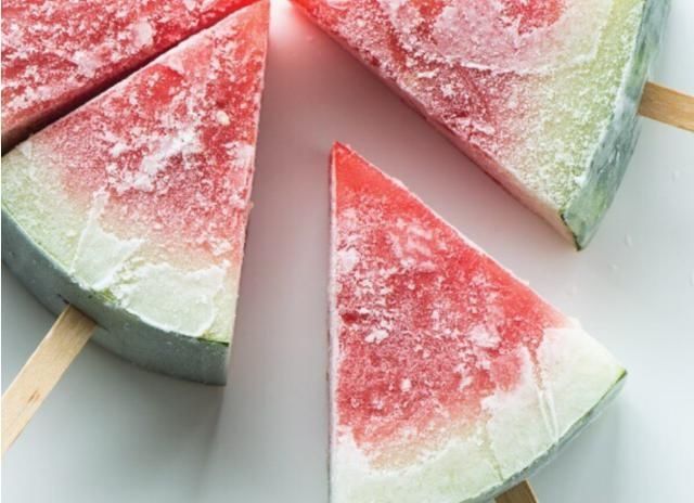 水果|适合冰冻的5种水果,西瓜只能算一般,最后一个口感堪比奶油雪糕